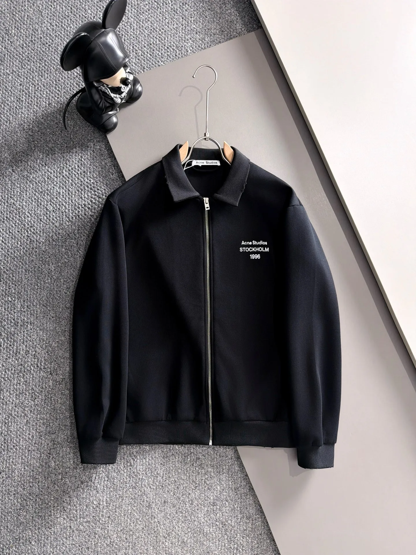 🛫🛫🛫High version Acne Studios suit 26ss customized top-grade fabric new jacket casual pants, ribbon letter embroidery stitching new show products‼ The product is in perfect condition, comfortable and warm, complete with three labels, full and attractive color, very outstanding design, customized hardware accessories can easily enhance the fashion sense, the workmanship is extremely elegant and rigorous, and the wiring is neat and meticulous! A masterpiece from a famous designer! The upper body does not look bloated and is super handsome! Sizes：M～XXXL